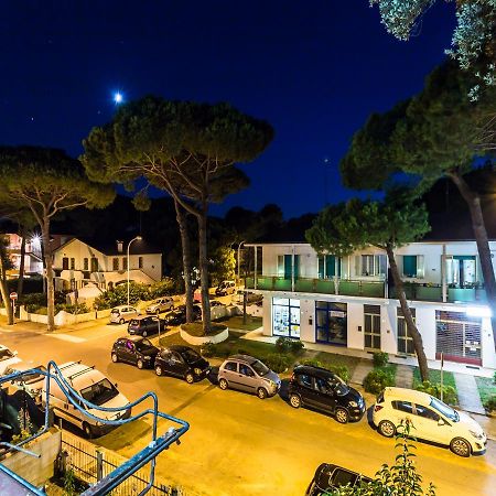 B&B Foscolo Llido Degli Estensi Bagian luar foto