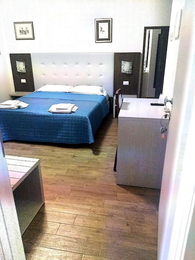 B&B Foscolo Llido Degli Estensi Bagian luar foto