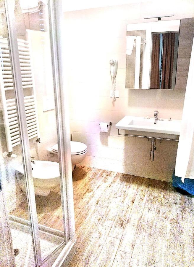 B&B Foscolo Llido Degli Estensi Bagian luar foto