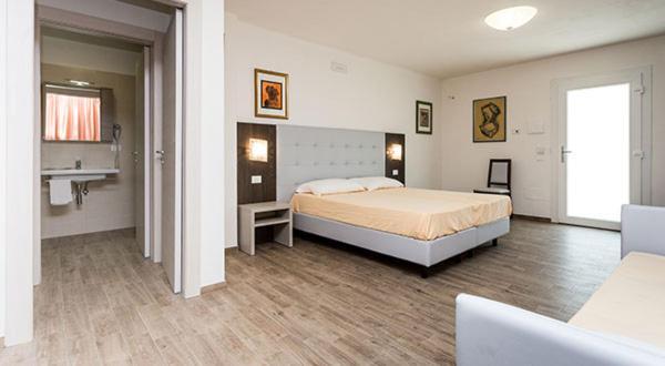 B&B Foscolo Llido Degli Estensi Bagian luar foto